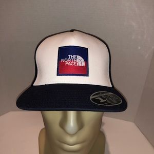 NWT The North Face Trucker Hat Cap 🧢